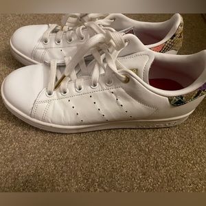 Stan Smith adidas women’s size 6